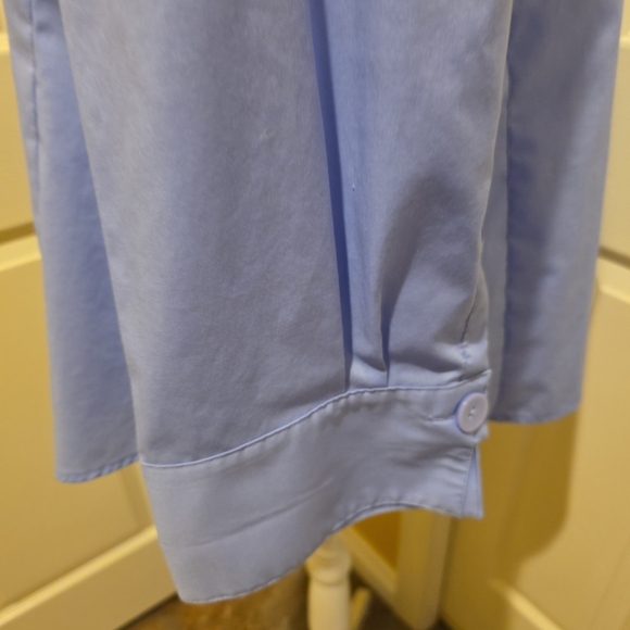 FOXCROFT BLUE BUTTON UP SHIRT, SIZE 18 - Picture 7 of 12
